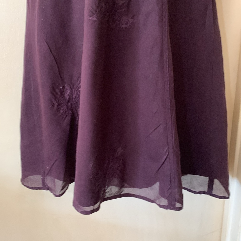 Express deep plum color embroidered halter dress size 4 - Picture 4 of 11